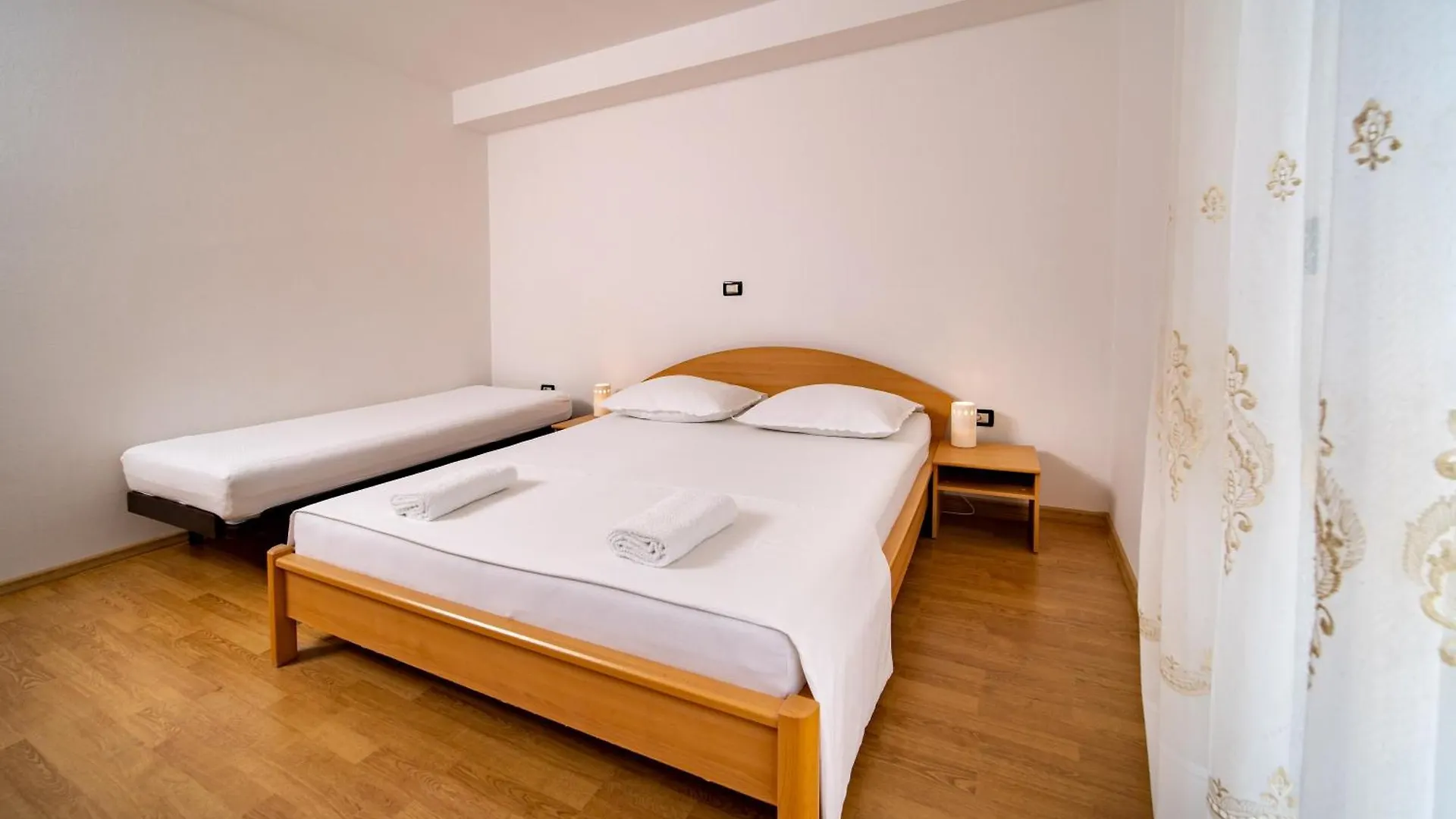 Apartmani Rajka Paparic Lopar 0*,