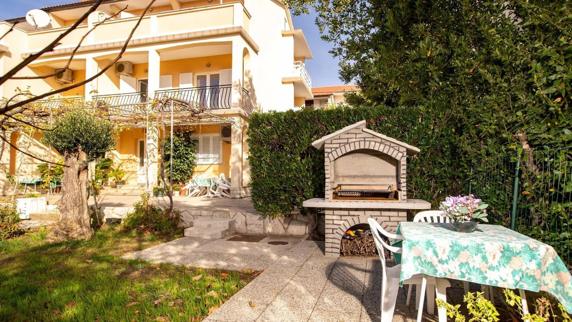 Apartmani Rajka Paparic Lopar 0*,  Kroatien